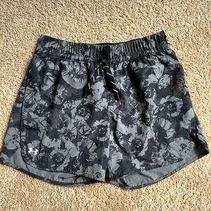 Under Armour Women’s Running Shorts Medium Black White Floral Print Athletic
